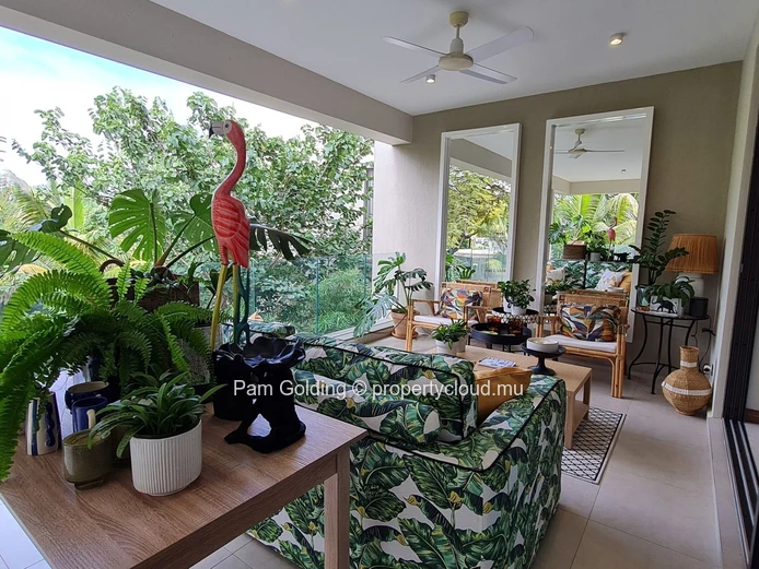 Appartement 2 chambres à l’étage à Pointe aux Canonniers – 204,84 m²