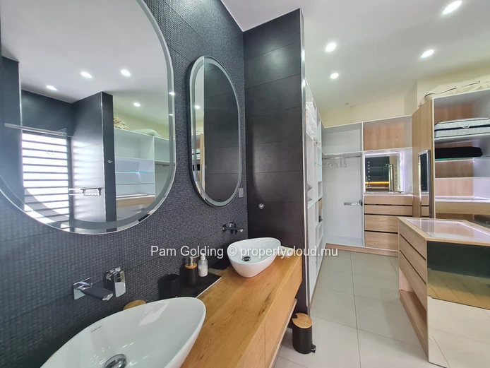 3-Bedroom Chic Coastal Villa with Jacuzzi. Business Potential in La Gaulette.