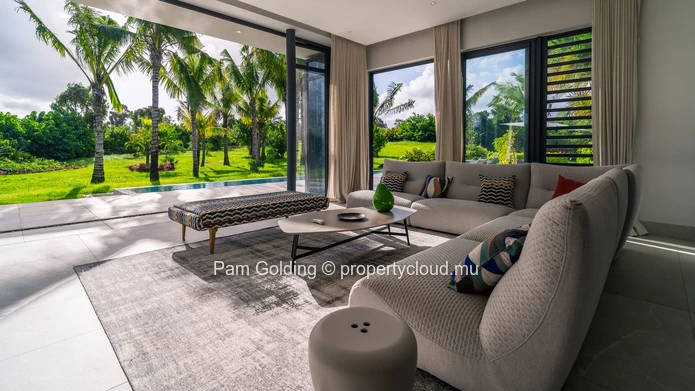 Luxurious Contemporary Villa in Anahita Golf Estate - 5 Bedrooms, Panoramic Views 