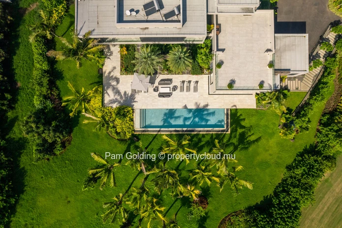 Luxurious Contemporary Villa in Anahita Golf Estate - 5 Bedrooms, Panoramic Views 