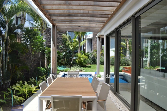Luxueuse villa sur domaine golfique