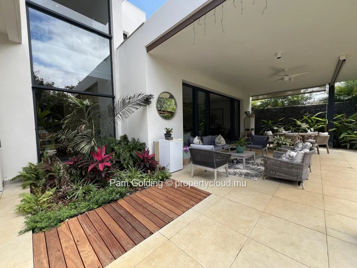 Villa Élégante de 3 Chambres en Suite à Akasha, Cap Tamarin – Piscine Privée, Jardin & Vie en Smart City