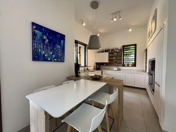 5 Bedroom Villa