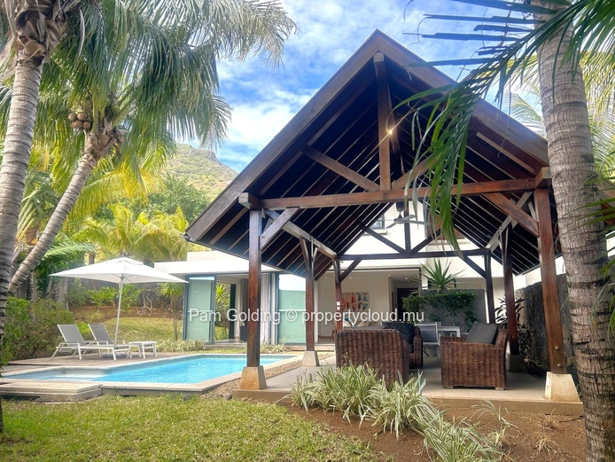 Villa de luxe de 3 chambres à Tamarin !