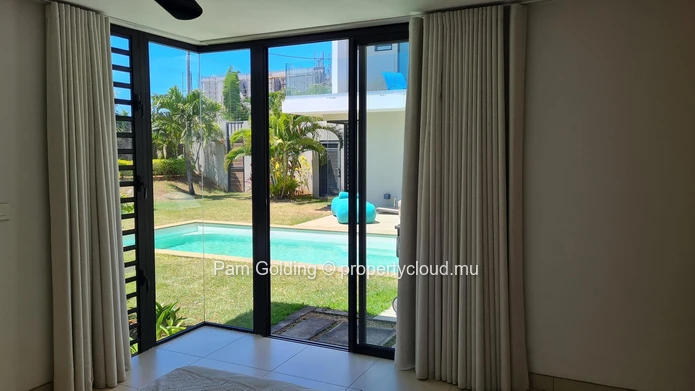 Elegant 4-Bedroom Villa with Private Pool | Old Mills, Pereybere