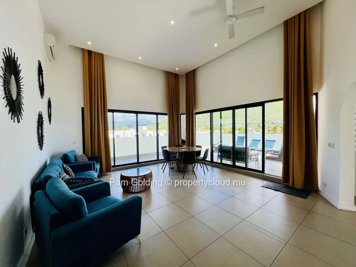 Penthouse de 3 chambres en suite au cœur de Tamarin avec vues mer et montagne et piscine privative