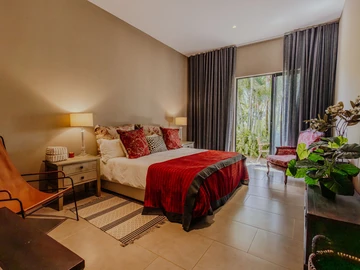 6 Bedroom Villa