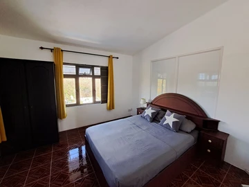 8 Bedroom House