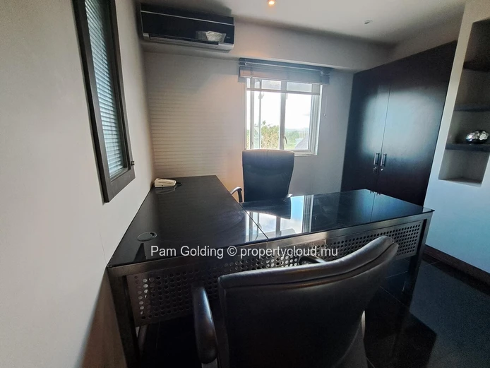 Grand Baie - Espace Bureau à vendre – Pam Golding Mauritius