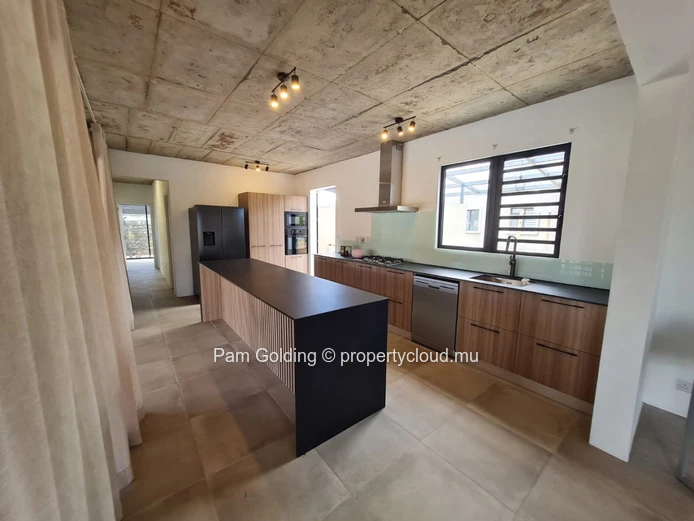 Beautiful Newly Built Home with Garden and Pool
