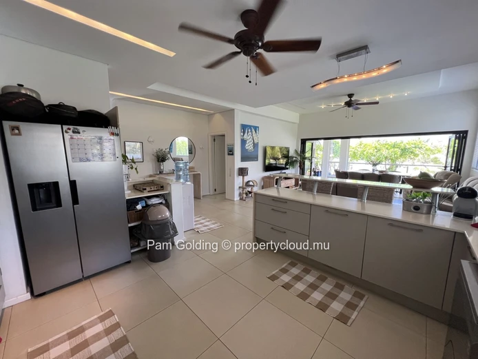 Riverside 4-Bedroom Penthouse in Tamarin – Exclusive Beach Access