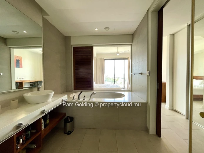 Penthouse de 4 Chambres au Cœur de Tamarin – Plunge Pool & Vues Panoramiques