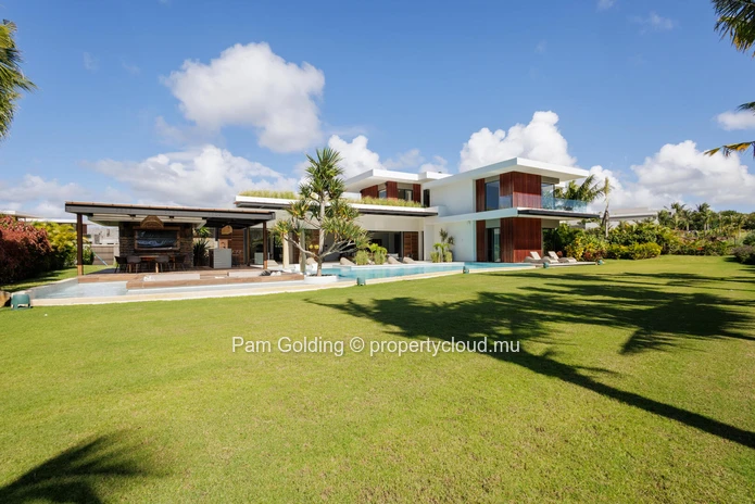 Contemporary 4-Bedroom Villa on a Golf Course with Pool | Anahita Golf & Spa Resort Mauritius