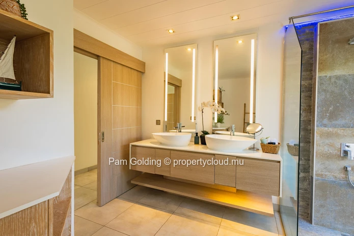 For Sale: 3-Bedroom Villa with Private Garden and Pool – Clos du Littoral, Grand Baie