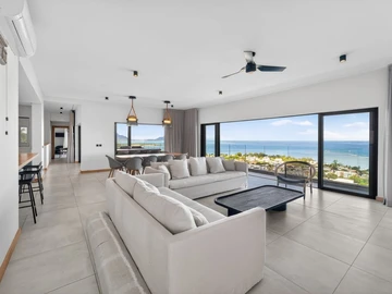 4 Bedroom Villa