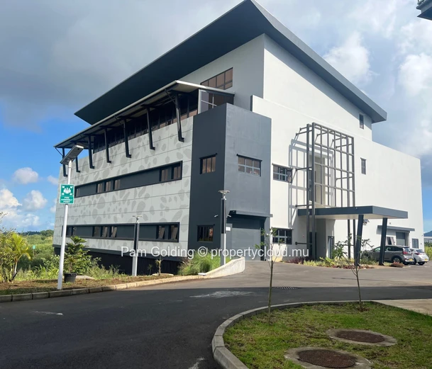 AVA Technopark – Espace commercial premium à louer à Côte d’Or