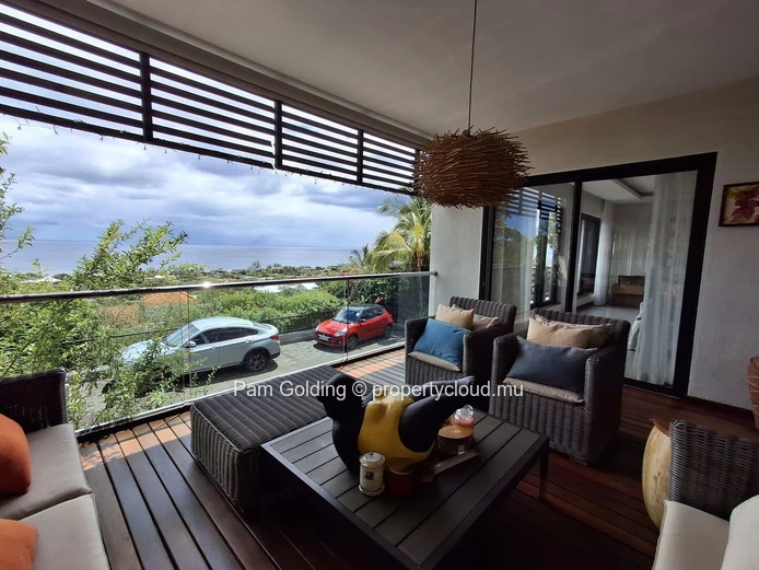 Appartement à vendre à Rivière Noire, 3 chambres, 240m² avec piscine commune