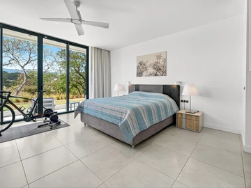 5 Bedroom Villa