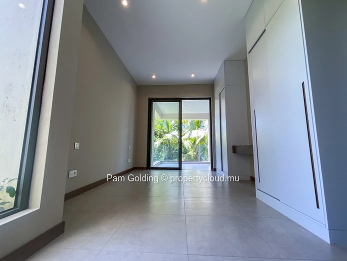 Appartement de 3 chambres en rez-de-jardin  à Pointe aux Cannoniers !