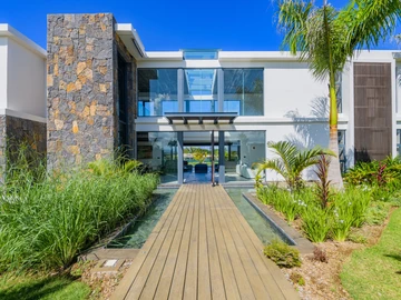 5 Bedroom Villa