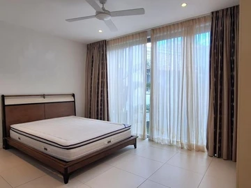 5 Bedroom Villa