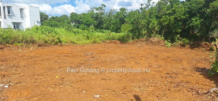 Terrain Résidentiel de Premier Choix à Vendre à Plaine d’Hermitage – Opportunité d’Investissement Idéale
