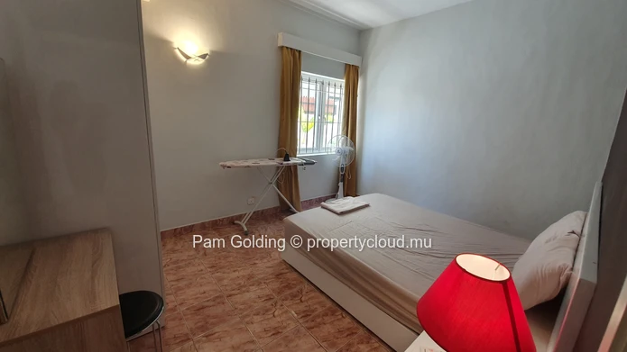Small complex with good investment opportunity. (Sole Mandate)