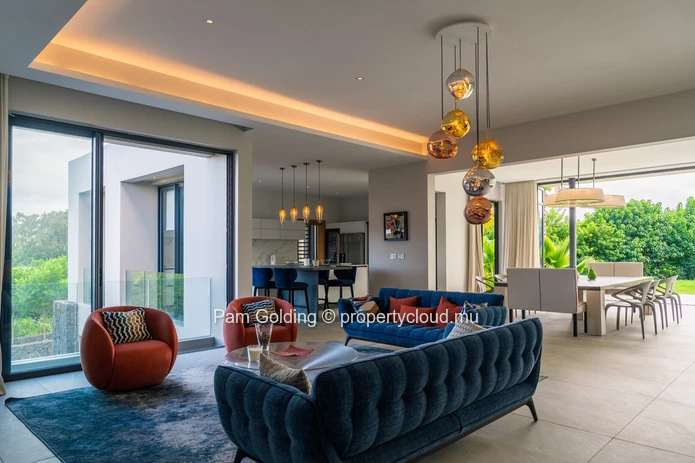 Luxurious Contemporary Villa in Anahita Golf Estate - 5 Bedrooms, Panoramic Views 