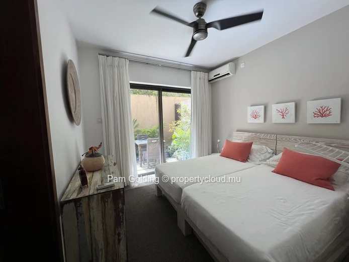 Appartement à vendre à Rivière Noire, 3 chambres, 240m² avec piscine commune