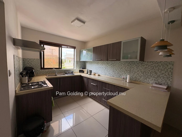 3-Bedroom Ground Floor Apartment for Rent – Bright, Central & Coastal Living