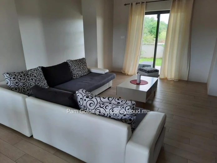 3 Bedroom up market house in Flic en Flac
