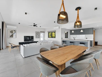 4 Bedroom Villa