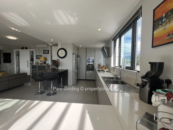 3 Bedroom Penthouse in La Preneuse, Tamarin