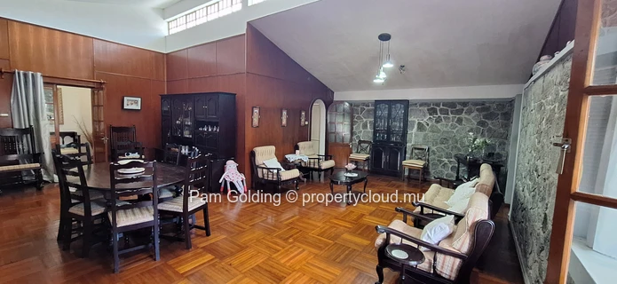 Exceptional Multi-Building Estate for Sale – Avenue Ollier, Quatre Bornes (Sole Mandate)