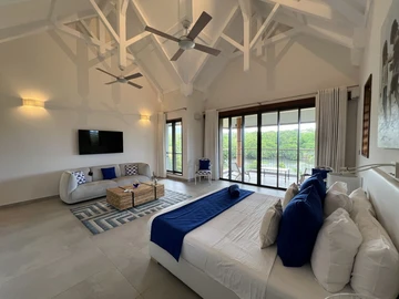 5 Bedroom Villa