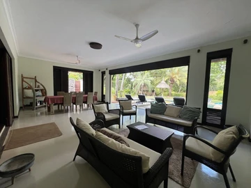 5 Bedroom Villa