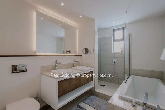 Appartement de 3 Chambres à Fairway Grove, Mont Choisy