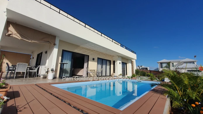 Exquisite house in gated estate
