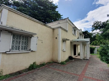 5 Bedroom Villa