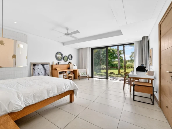 5 Bedroom Villa