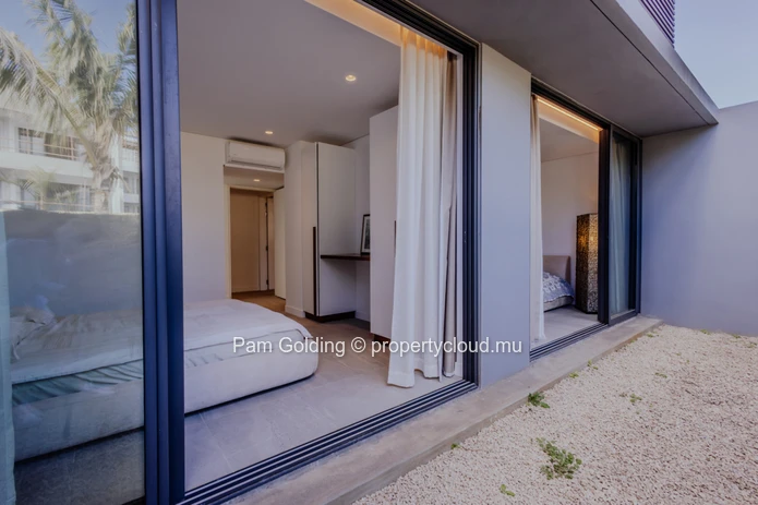 Experience being the owner of your own sea view home. (Sole Mandate)