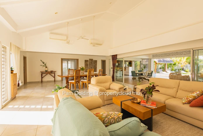 For Sale: 3-Bedroom Villa with Private Garden and Pool – Clos du Littoral, Grand Baie