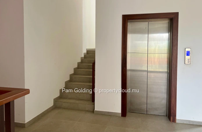 Secured apartment for rental in Moka.