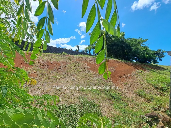 À vendre – Terrain d’exception à Hillside 2
