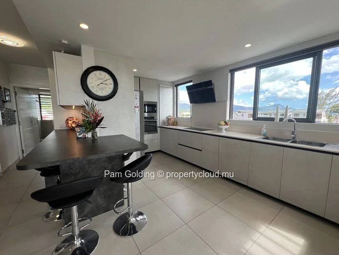 3 Bedroom Penthouse in La Preneuse, Tamarin