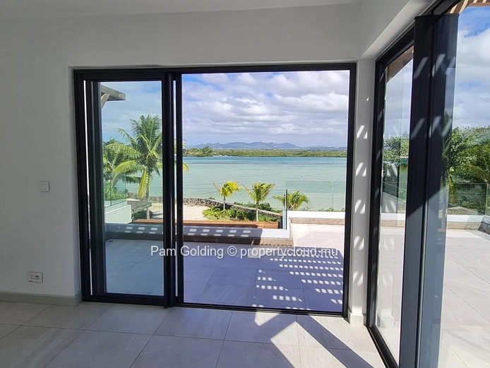 For Sale | 4 bedroom, North-East Coast Townhouse with exceptional views!