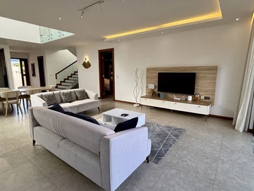 4 Bedroom Villa