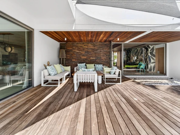 5 Bedroom Villa