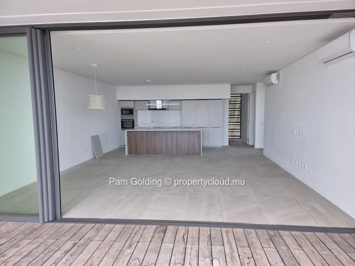 Nouvelle maison de ville de luxe de 3 chambres à louer sur la côte ouest. (Mandat exclusif)