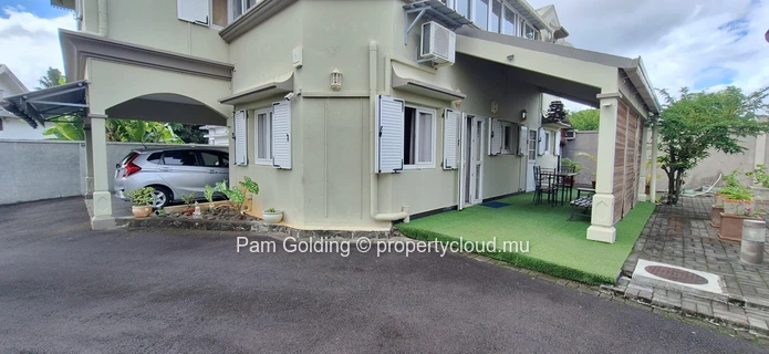 Exceptional Multi-Building Estate for Sale – Avenue Ollier, Quatre Bornes (Sole Mandate)